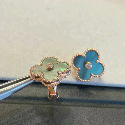 [Kaelin Vow]CLOVER MEDIUM 1 MOTIFS GRAY MOP  DIAMOND EARRINGS