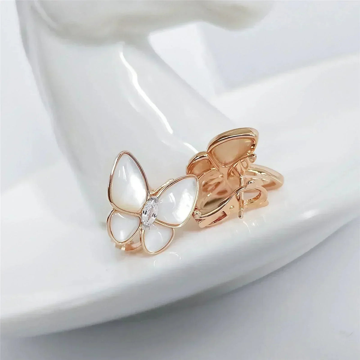 [Kaelin Vow]BUTTERFLY MOP DIAMOND EARRINGS