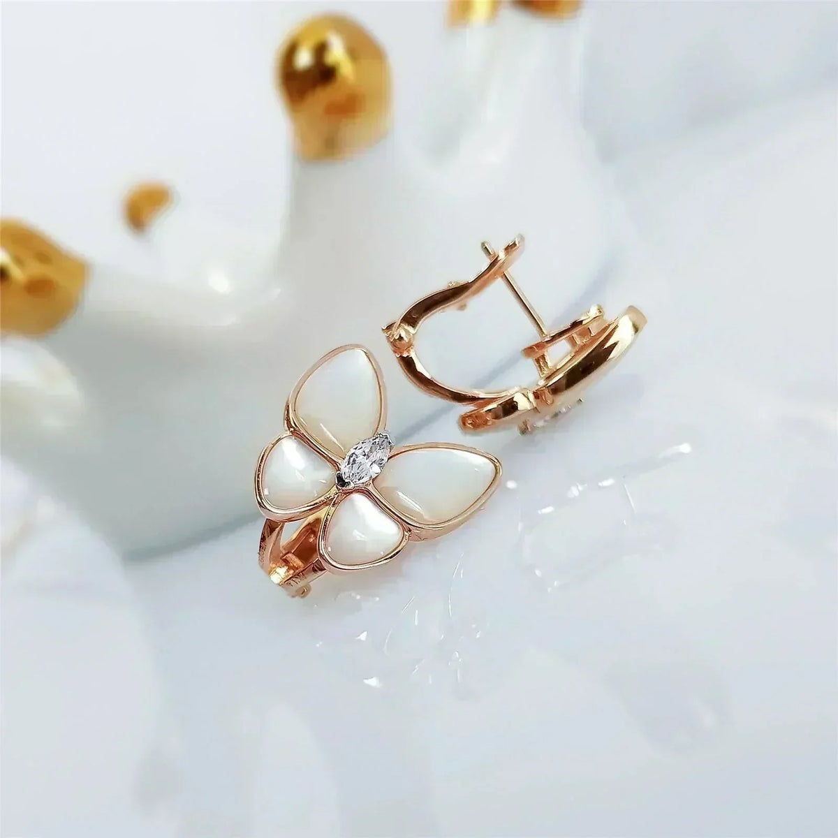 [Kaelin Vow]BUTTERFLY MOP DIAMOND EARRINGS