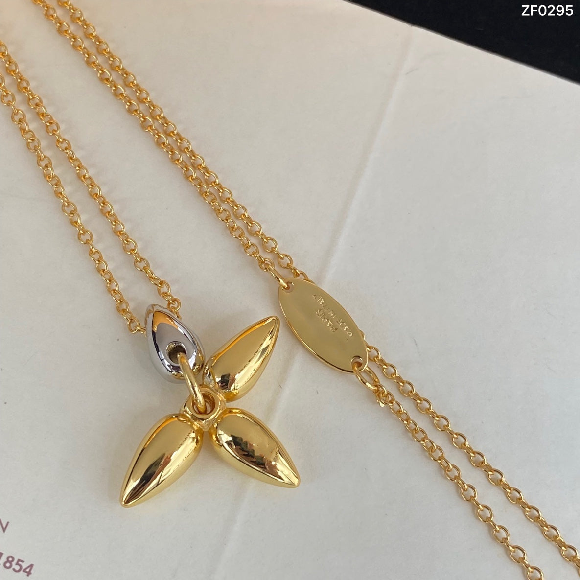 [Kaelin Vow]LOUISETTE PEDANT GOLD NECKLACE