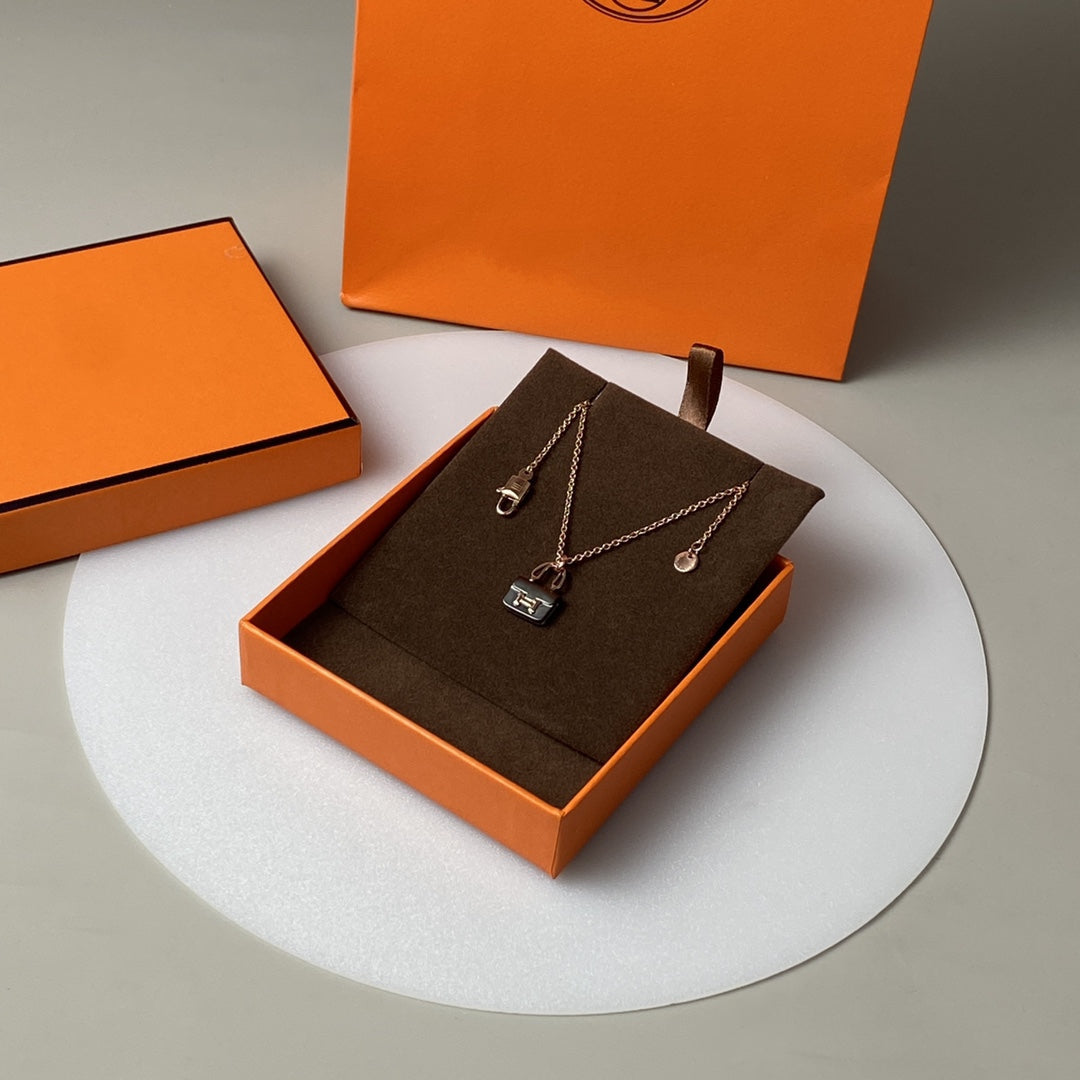 [Kaelin Vow]CONSTANCE BLACK PEDANT PINK GOLD NECKLACE