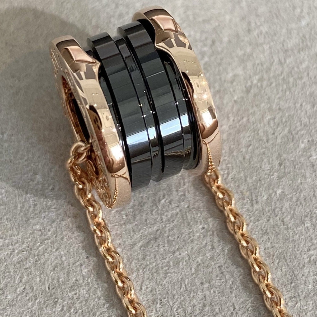 [Kaelin Vow]ZERO 1 BLACK CERAMIC PINK GOLD NECKLACE