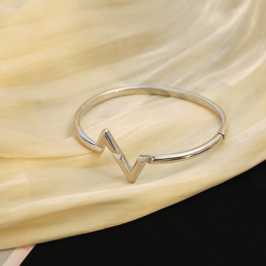 [Kaelin Vow]VOLTE UPSITE DOWN BRACELET