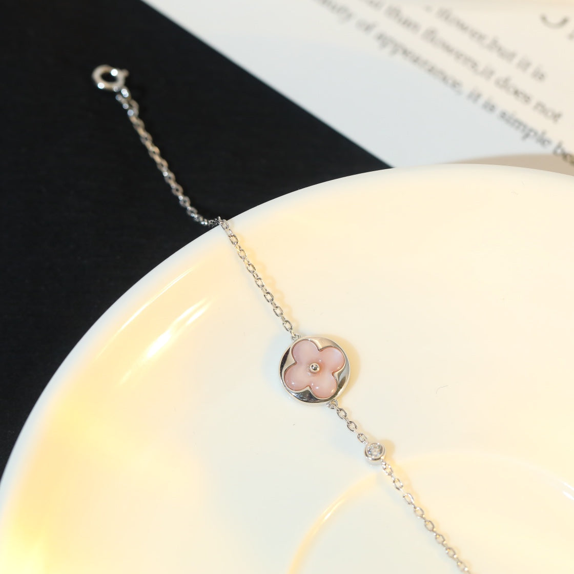 [Kaelin Vow]SUN MOTIF PINK MOP SILVER BRACELET