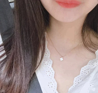 [Kaelin Vow]CLOVER MINI 9.5MM WHITE MOTHER-OF-PEARL NECKLACE