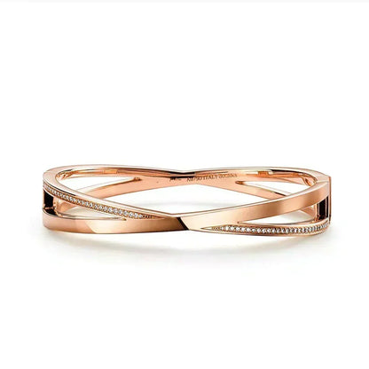 [Kaelin Vow] NARROW HINGED BANGLEIN MIT KLEINEN DIAMANTEN