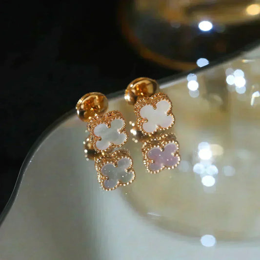 [Kaelin Vow]CLOVER MINI 9.5MM WHITE MOP EARRINGS