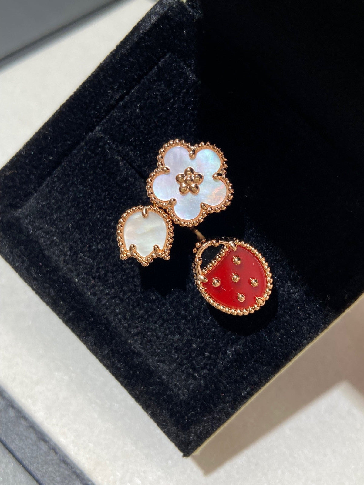 [Kaelin Vow]LUCKY 3 MOTIF ROSE GOLD RING