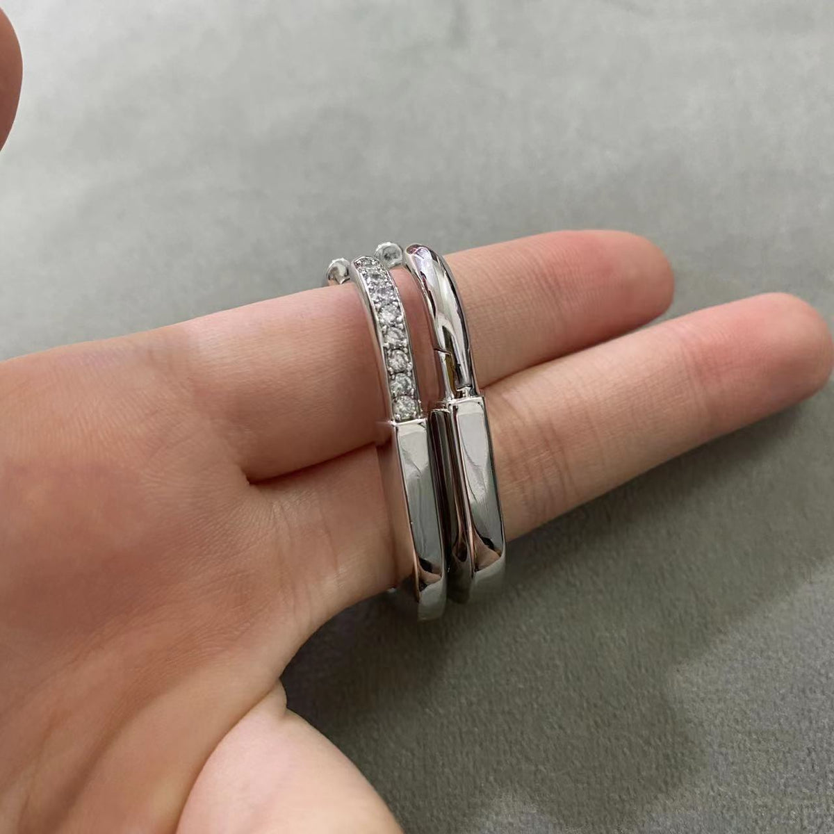 [Kaelin Vow]LOCK MEDIUM DIAMNOND EARRINGS