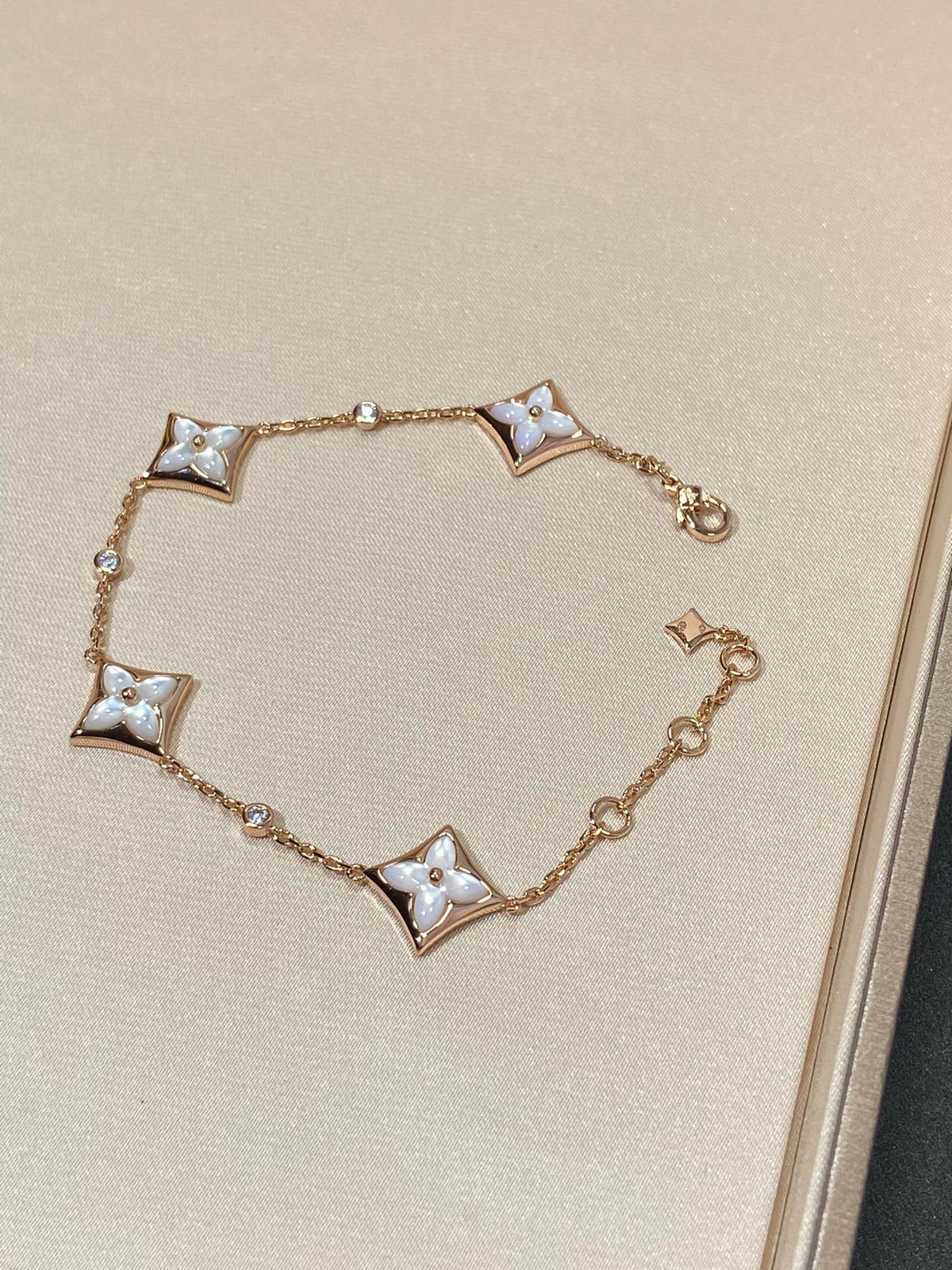 [Kaelin Vow]STAR 4 MOTIF MOP DIAMOND PINK GOLD BRACELET