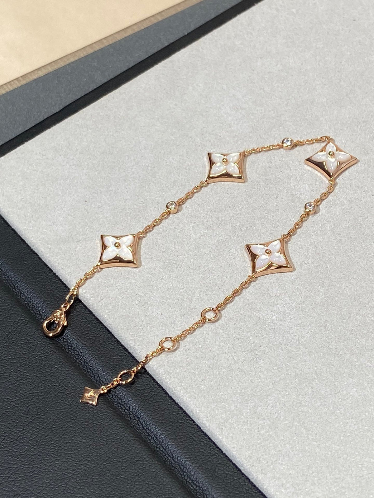 [Kaelin Vow]STAR 4 MOTIF MOP DIAMOND PINK GOLD BRACELET