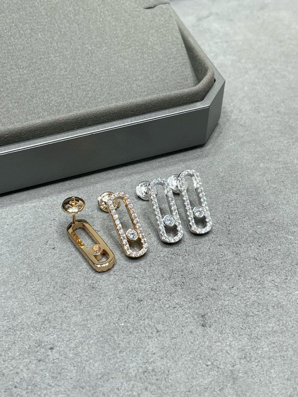 [Kaelin Vow]MOVE UNO STUD DIAMOND PAVED EARRINGS