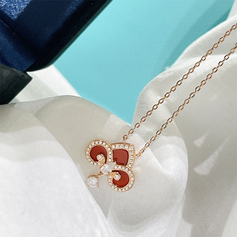 [Kaelin Vow]FLEUR DE LIS HALSKETTE AUS ROSÉGOLD MIT DIAMANTEN
