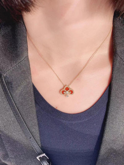 [Kaelin Vow]FLEUR DE LIS HALSKETTE AUS ROSÉGOLD MIT DIAMANTEN