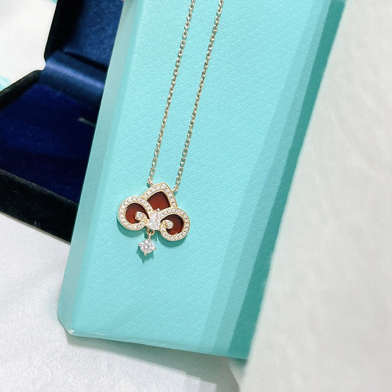 [Kaelin Vow]FLEUR DE LIS HALSKETTE AUS ROSÉGOLD MIT DIAMANTEN