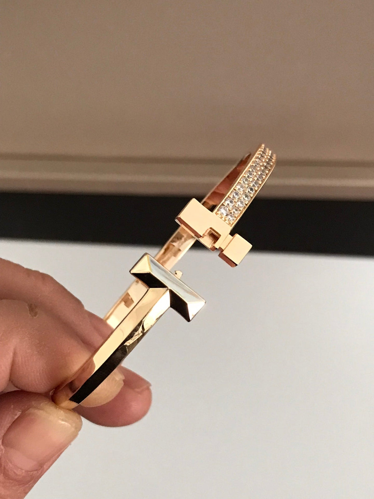 [Kaelin Vow]T1 WIDE DIAMOND HINGED BANGLE PINK GOLD