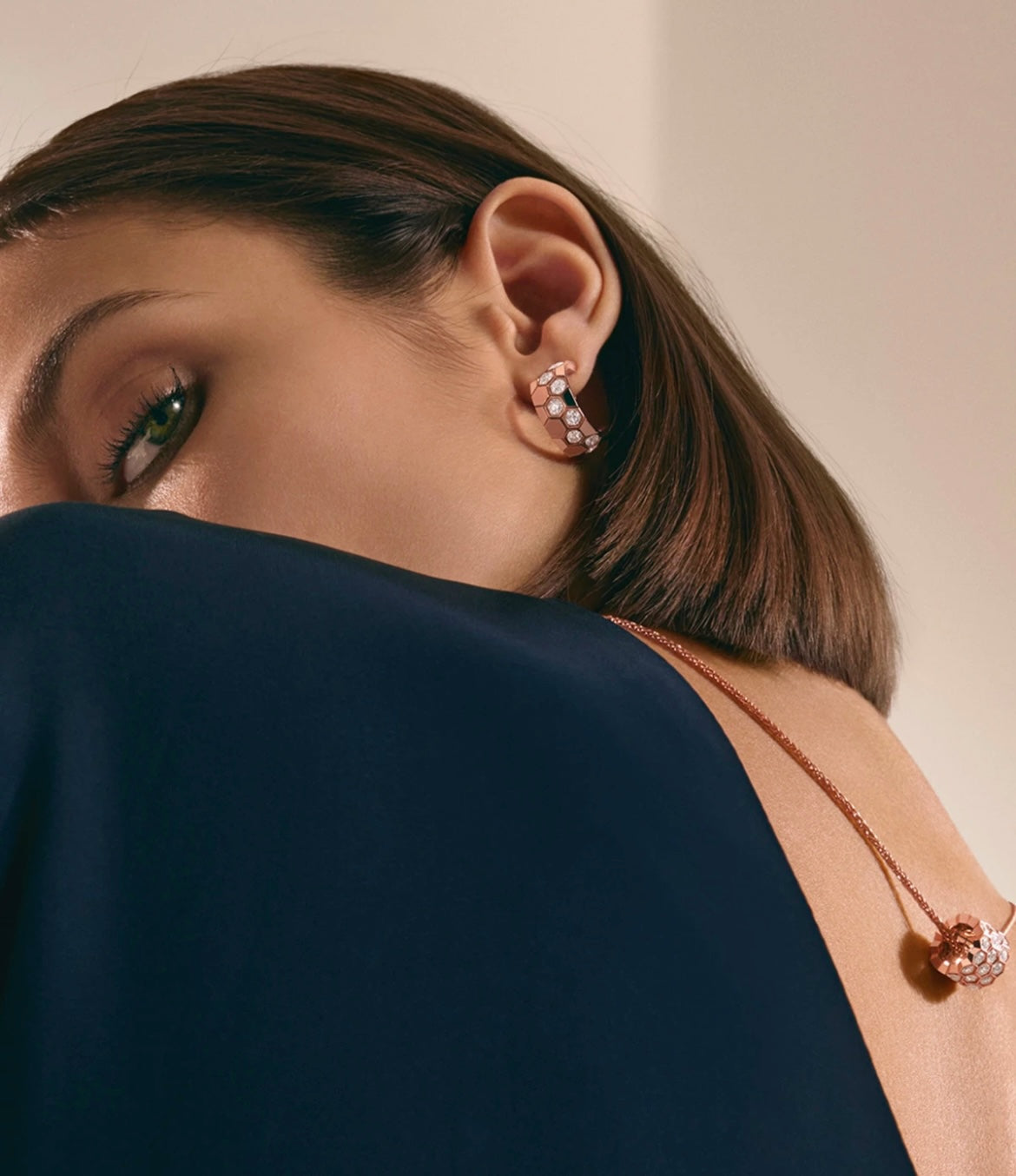 [Kaelin Vow]BEE LOVE DIAMOND HOOP EARRINGS