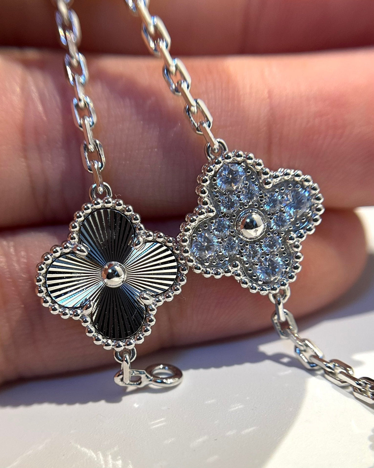[Kaelin Vow] CLOVER 5 MOTIF LASER BRACELET COLLECTION