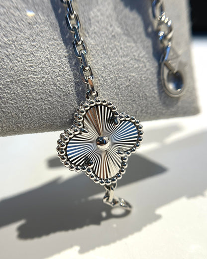 [Kaelin Vow] CLOVER 5 MOTIF LASER BRACELET COLLECTION