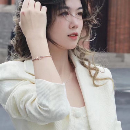 [Kaelin Vow]T ROSÉGOLD-ARMBAND MIT ROSÉ-DIAMANTEN