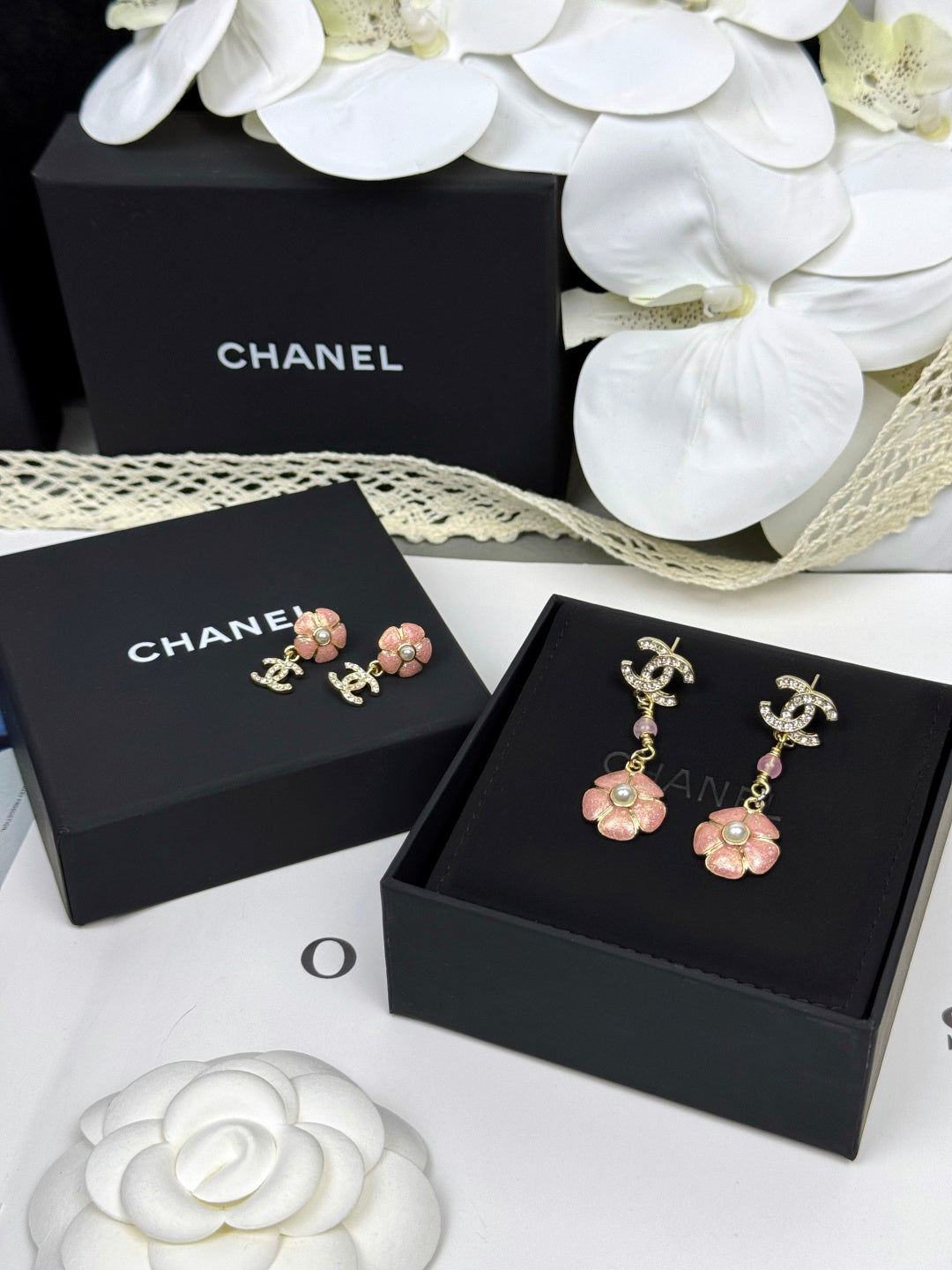[Kaelin Vow]26C Pink Camellia Enamel Pendant with Double C Earrings