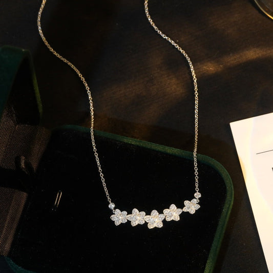 [Kaelin Vow]]wild flower diamond line pendant
