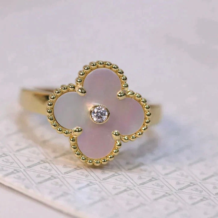 [Kaelin Vow]CLOVER PINK MOP RING GOLD DIAMOND