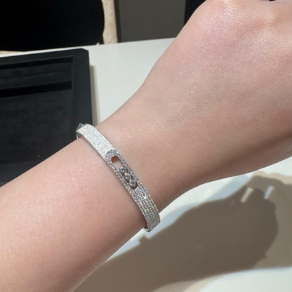[Kaelin Vow]Move Noa Ciselé half pavé bangle