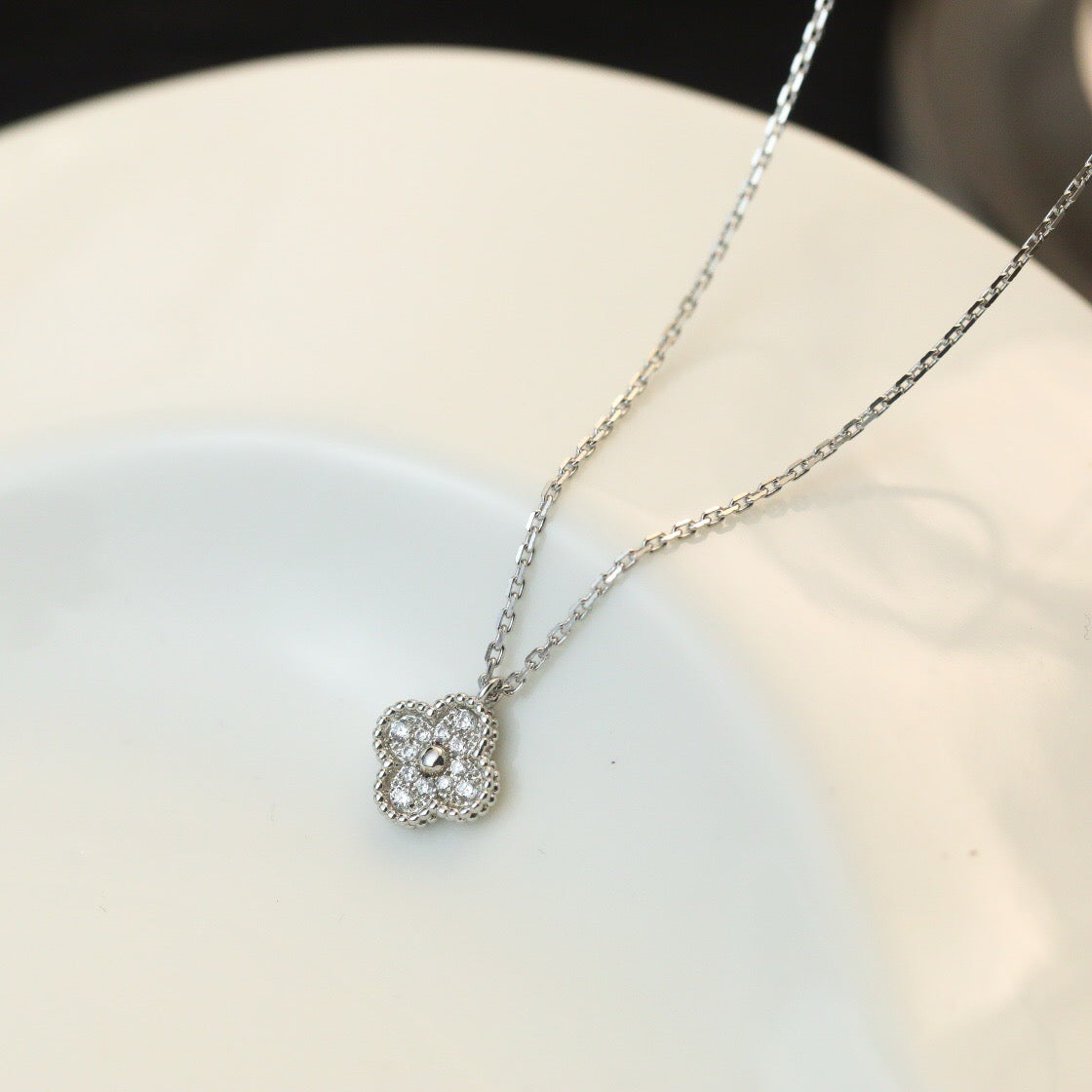 [Kaelin Vow]CLOVER MINI 9.5MM PENDANT DIAMOND NECKLACE