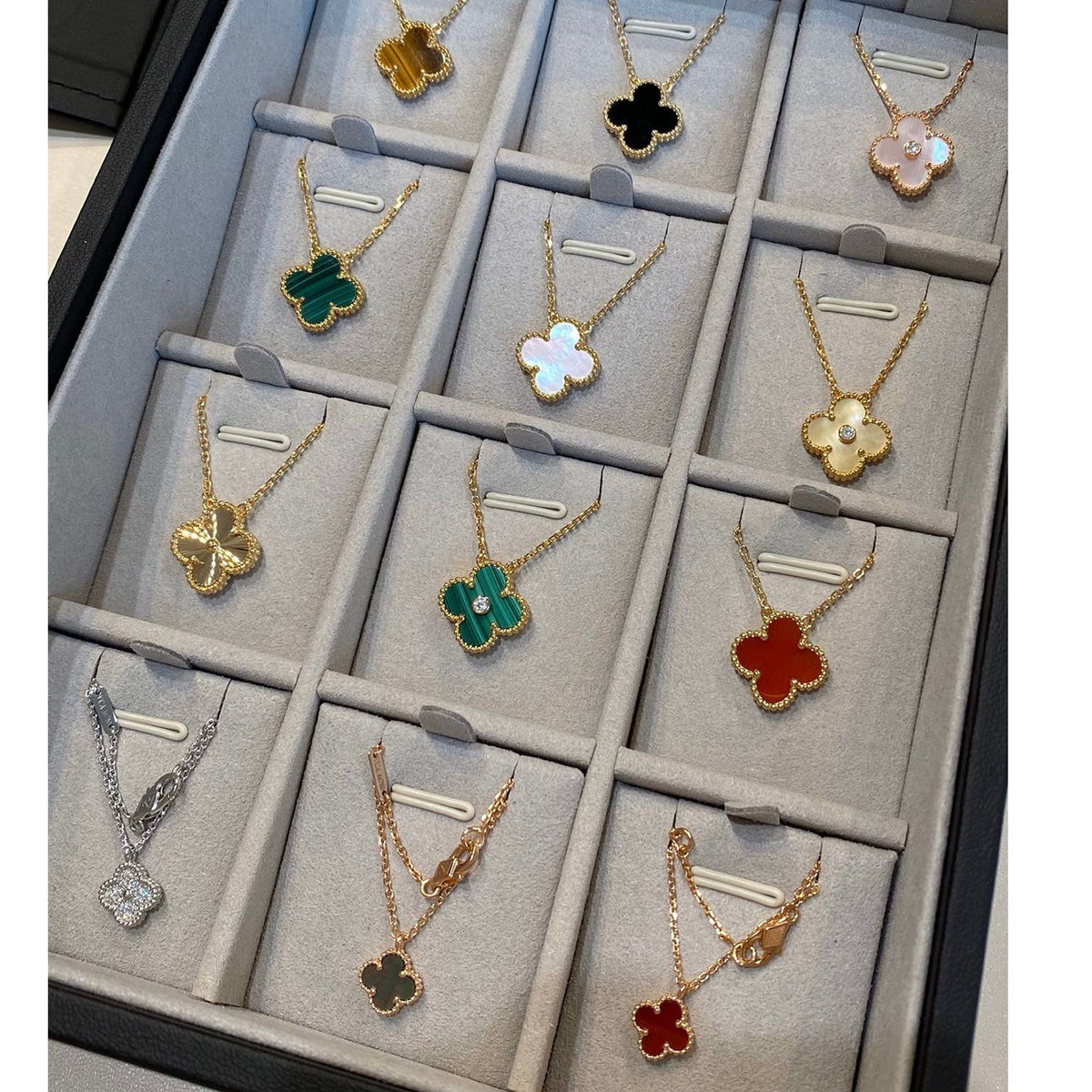 [Kaelin Vow]CLOVER 15MM CARNELIAN SINGLE FLOWER NECKLACE