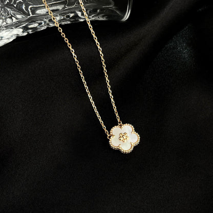 [Kaelin Vow]LUCKY  WHITE MOP  PLUM BLOSSOM NECKLACE