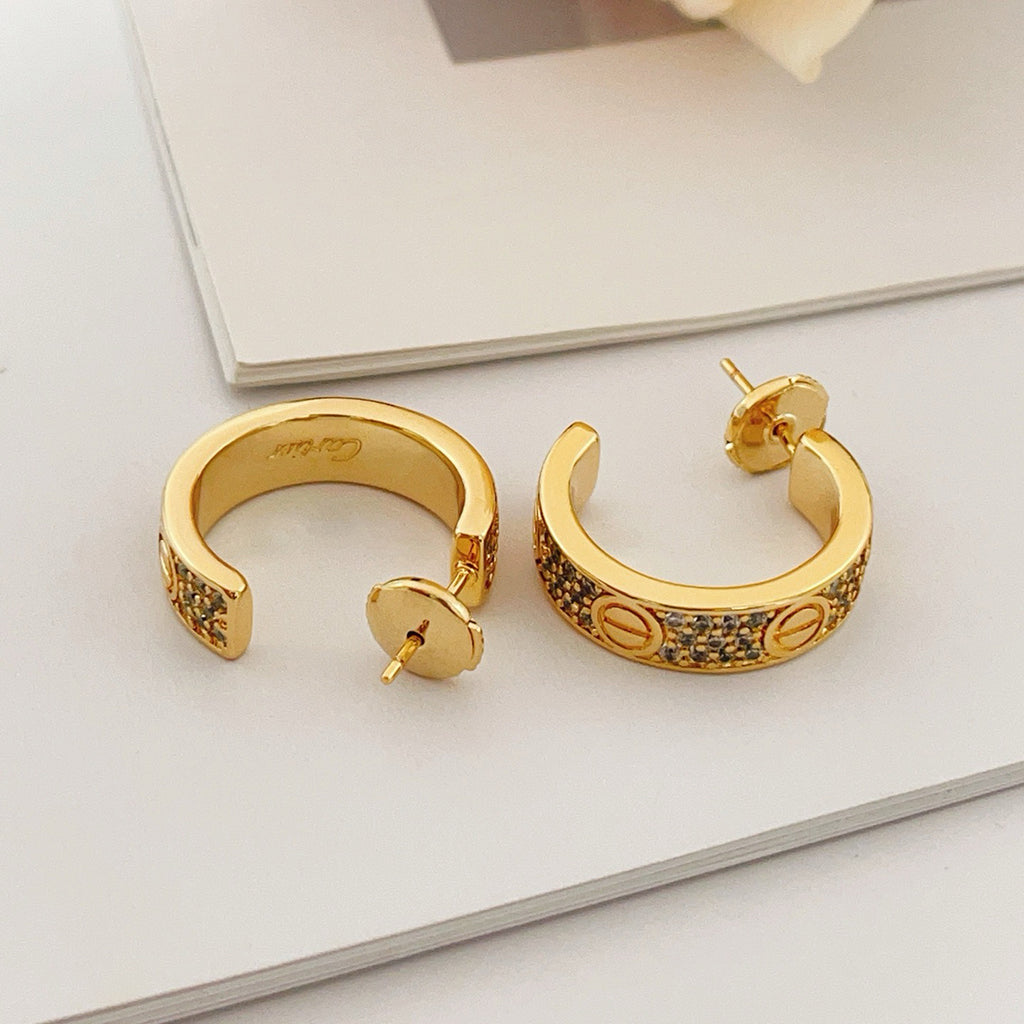 [Kaelin Vow]LOVE 5.5MM DIAMOND PAVED EARRINGS