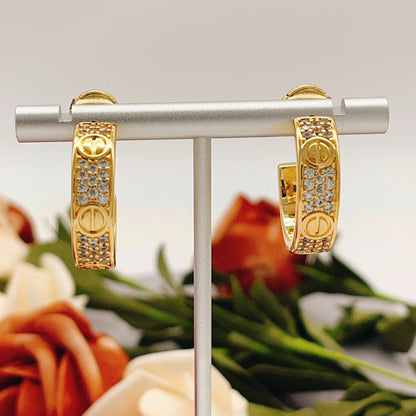 [Kaelin Vow]LOVE 5.5MM DIAMOND PAVED EARRINGS