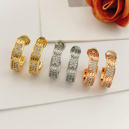 [Kaelin Vow]LOVE 5.5MM DIAMOND PAVED EARRINGS