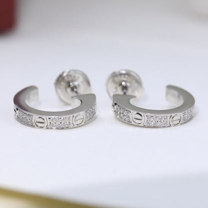 [Kaelin Vow]LOVE 5.5MM DIAMOND PAVED EARRINGS