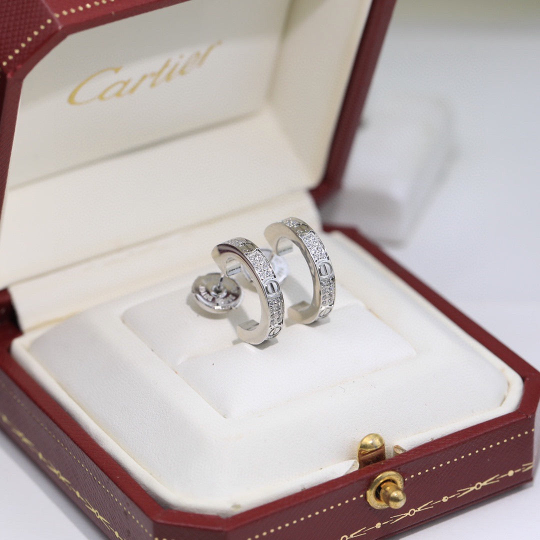 [Kaelin Vow]LOVE 5.5MM DIAMOND PAVED EARRINGS
