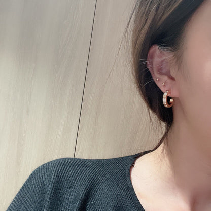 [Kaelin Vow]LOVE 5.5MM DIAMOND PAVED EARRINGS