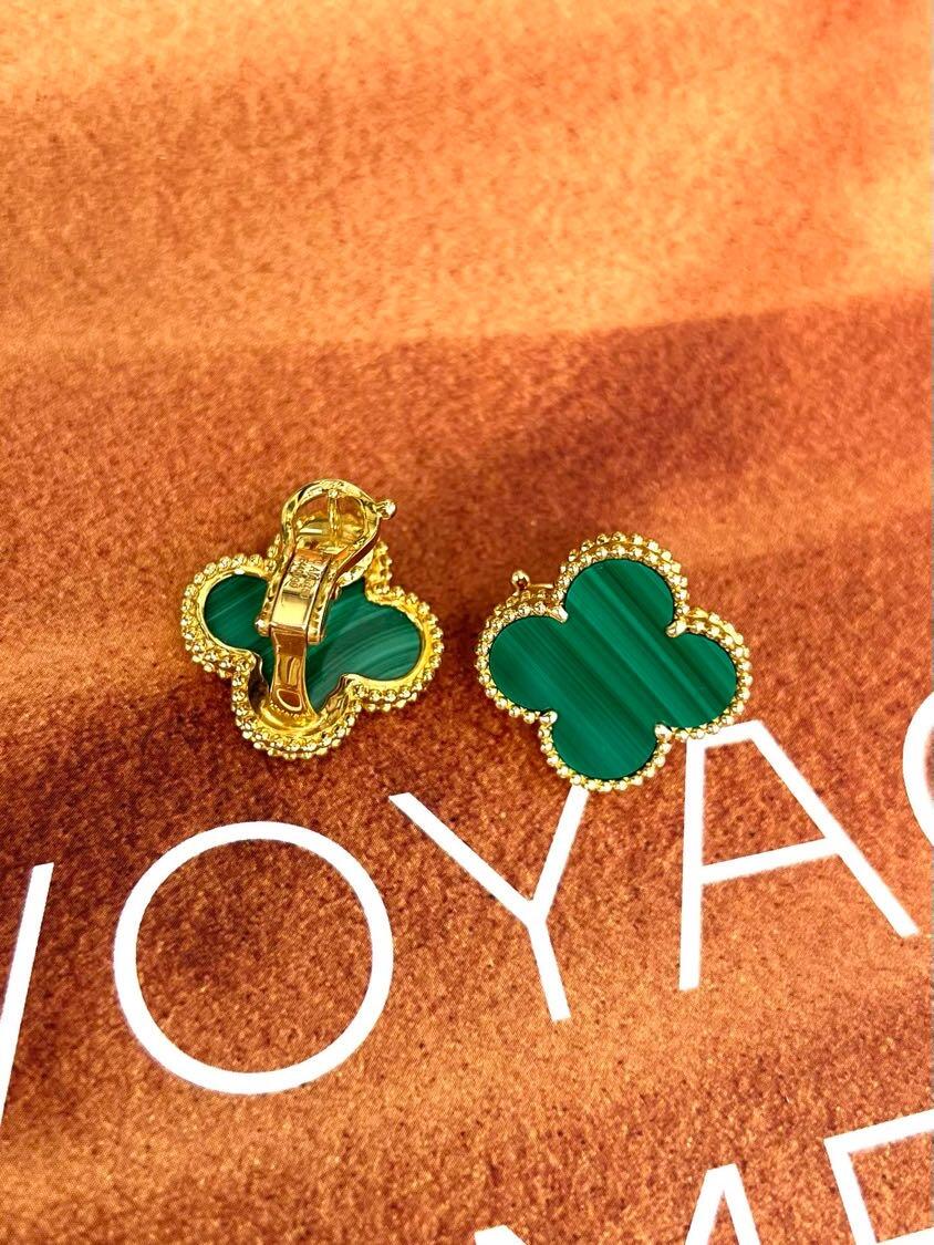 [Kaelin Vow] CLOVER LARGE (20mm) 1 MOTIFS GREENER MOP STUD EARRINGS