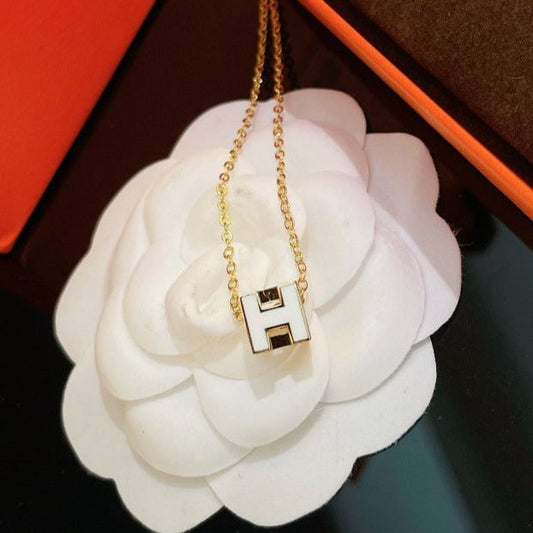 [Kaelin Vow]H WHITE SQUARE GOLD NECKLACE