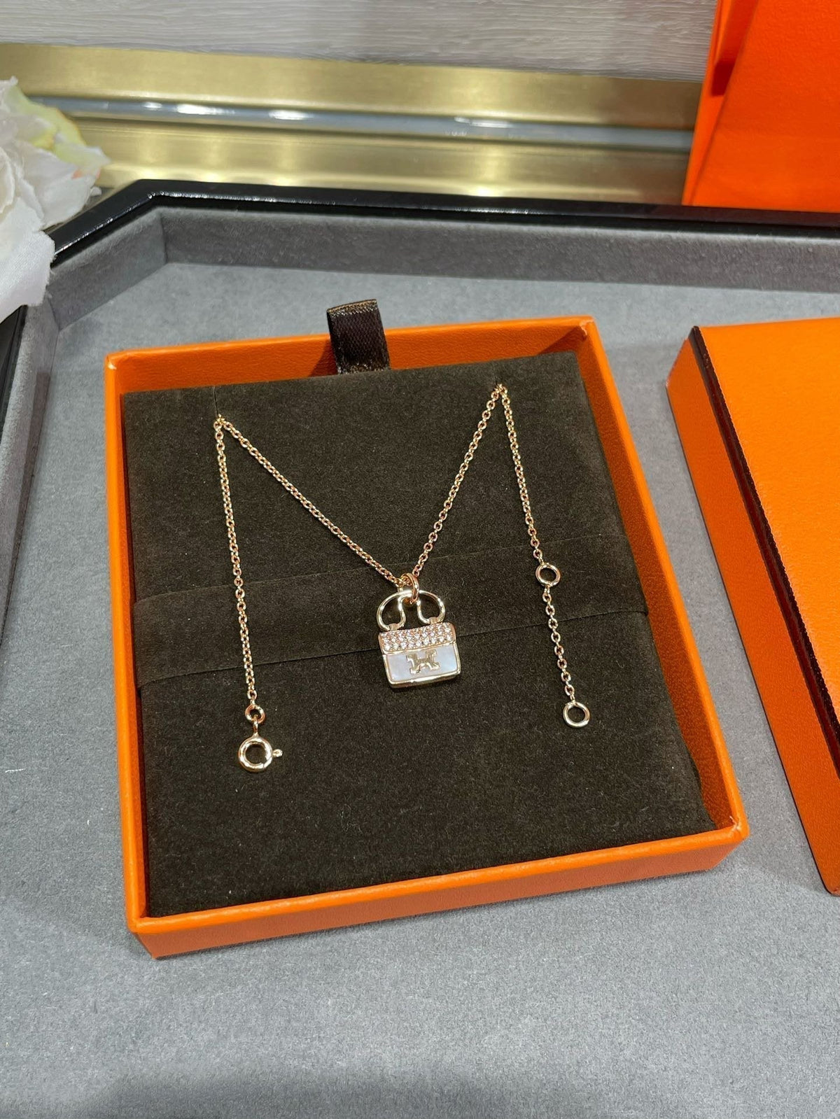 [Kaelin Vow]H CIRCE MOISSANITE PENDANT NECKLACE GOLD