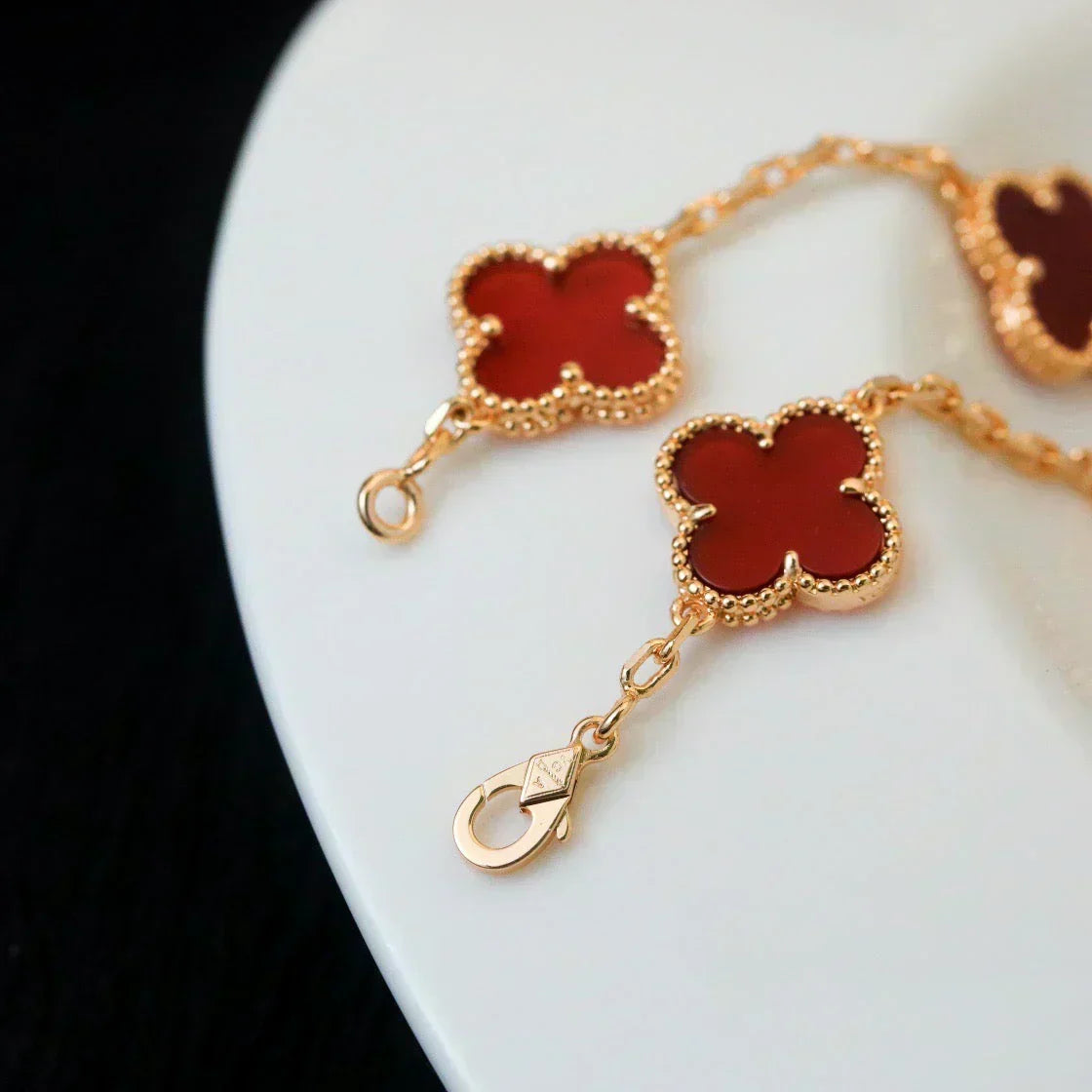 [Kaelin Vow] CLOVER 5 MOTIF RED CORNELIAN BRACELET COLLECTION