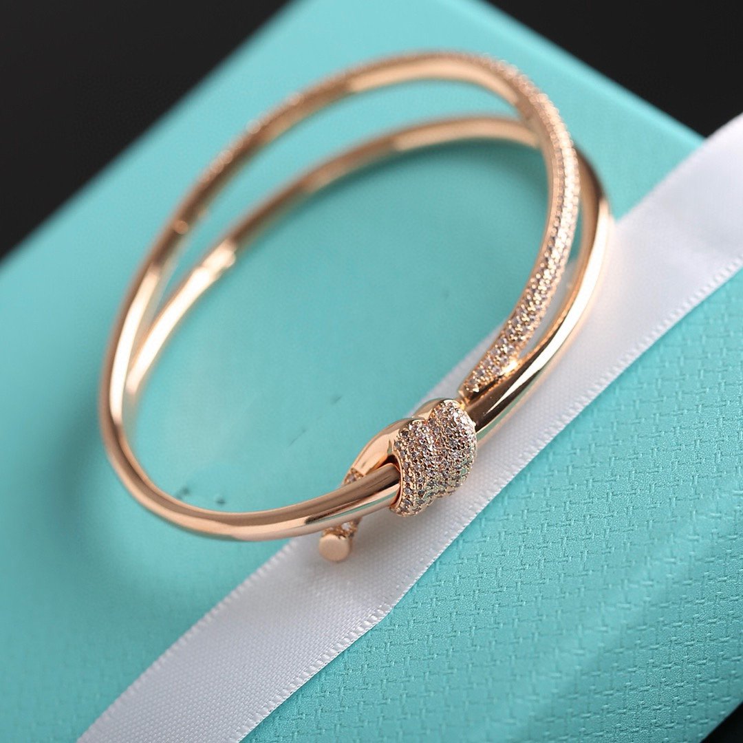 [Kaelin Vow]KNOTEN-ARMBAND MIT DOPPELTER REIHENFÜHRUNG AUS ROSÉGOLD MIT DIAMANTEN