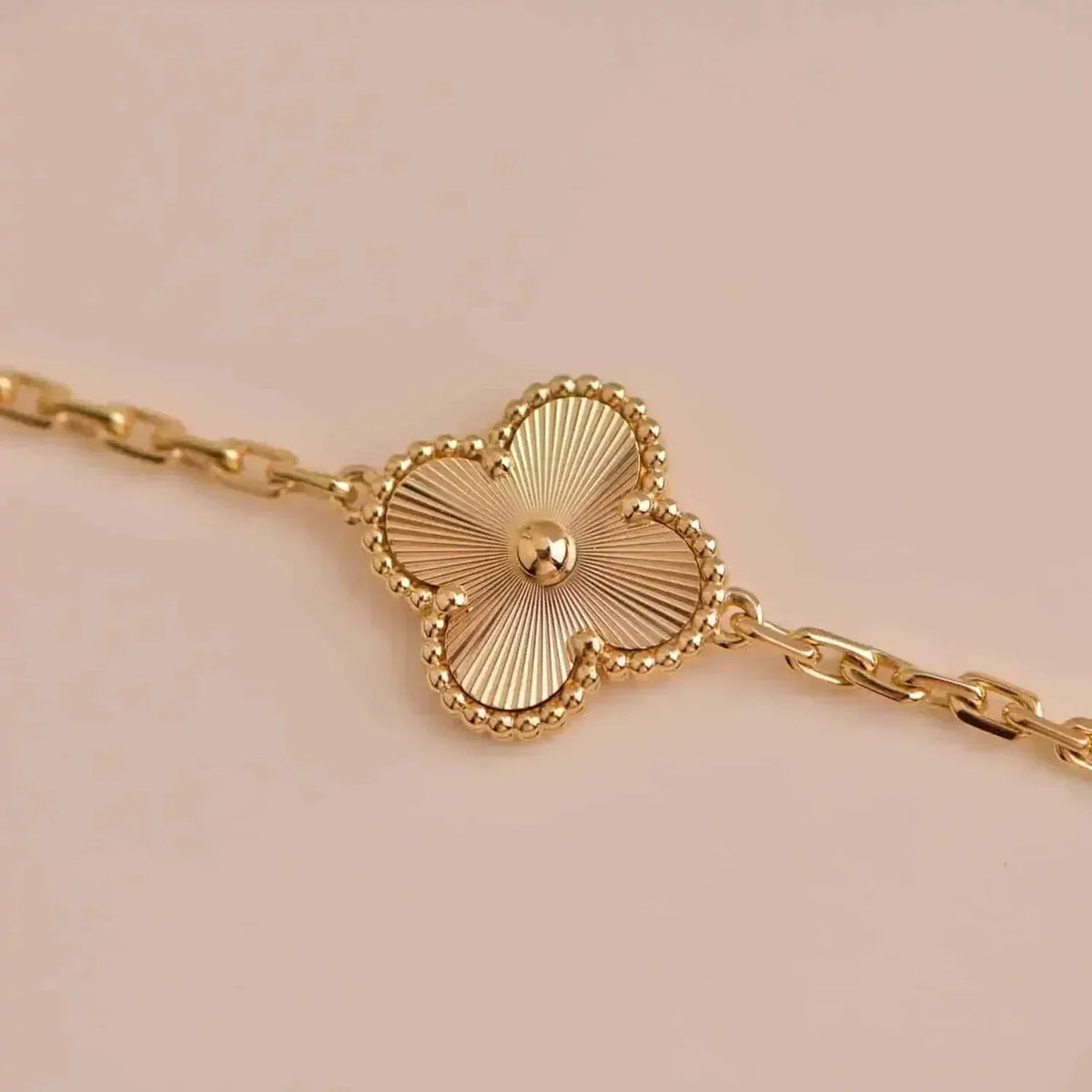 [Kaelin Vow] CLOVER 5 MOTIF LASER BRACELET COLLECTION