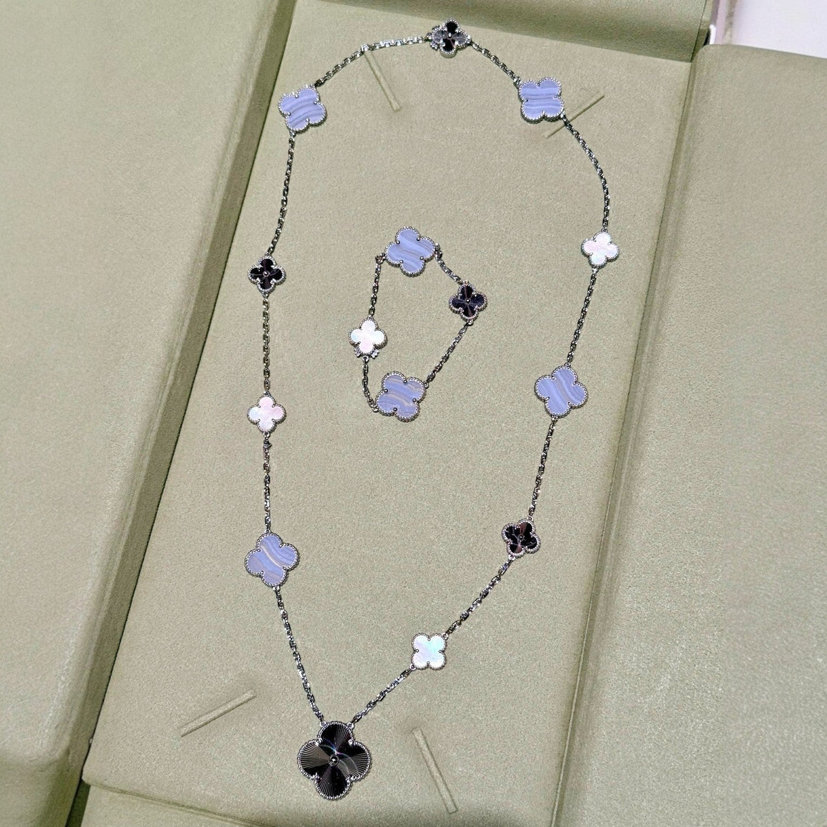 [Kaelin Vow]ABNEHMBARES KLEEBLATT 15(11+4) BLÜTEN SILBER HALSKETTEN-SET