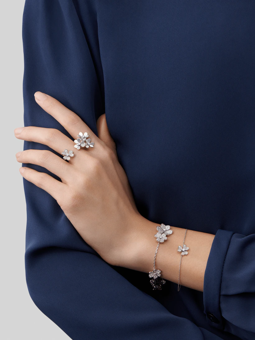 [Kaelin Vow]FRIVOLE SILVER FLOWER DIAMOND BRACELET