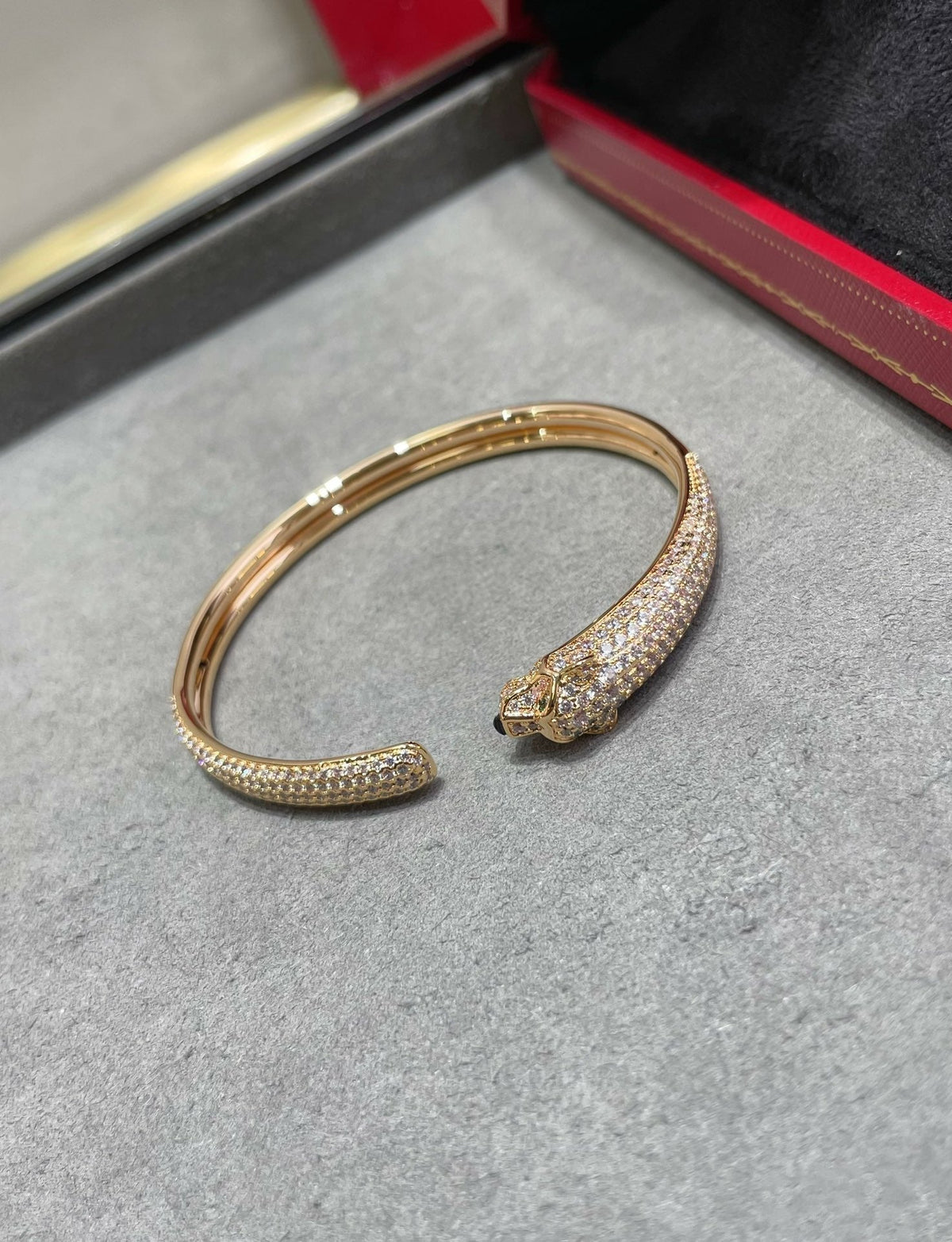 [Kaelin Vow]PANTHERE OFFENER DIAMANT-ARMBAND