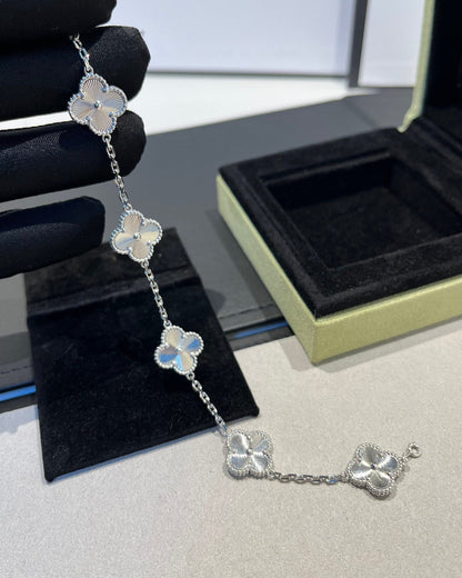 [Kaelin Vow] CLOVER 5 MOTIF LASER BRACELET COLLECTION