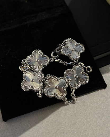 [Kaelin Vow] CLOVER 5 MOTIF LASER BRACELET COLLECTION