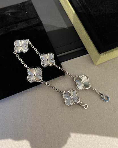 [Kaelin Vow] CLOVER 5 MOTIF LASER BRACELET COLLECTION